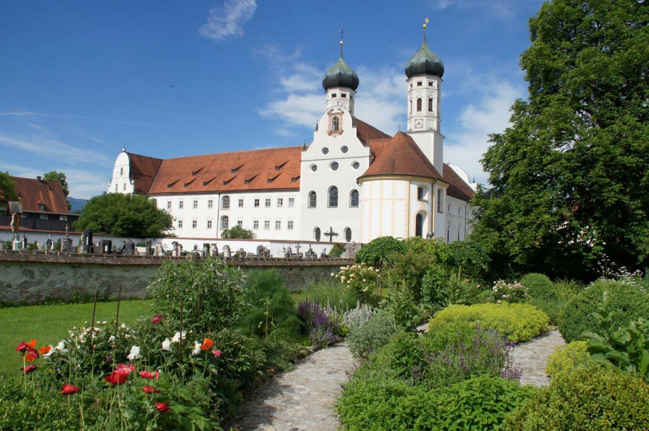 Kloster Benediktbeuern - Gastehaus Der Salesianer Don Bosco Exteriér fotografie