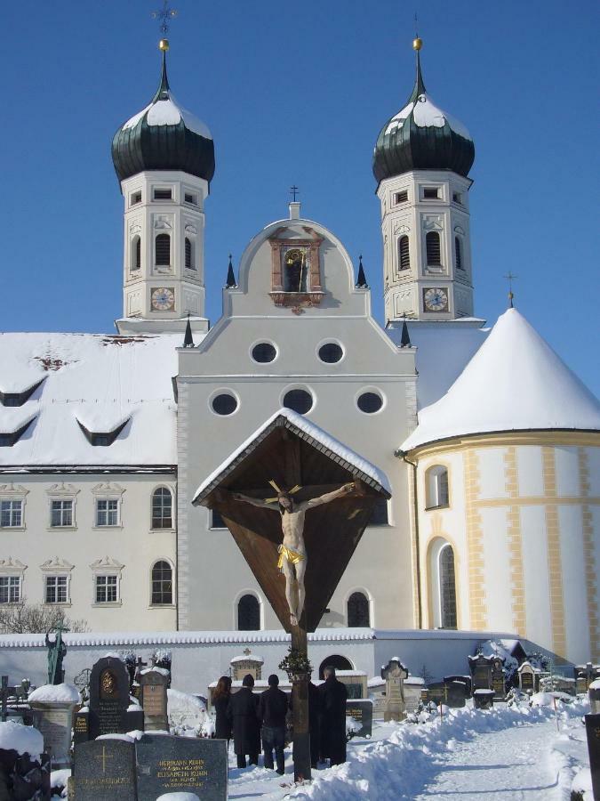 Kloster Benediktbeuern - Gastehaus Der Salesianer Don Bosco Exteriér fotografie